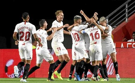 El Sevilla, con su seis de seis, es líder de Primera. El Sevilla, con su seis de seis, es líder de Primera.