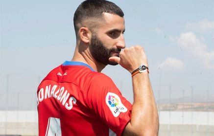 Gonalons destaca "el espíritu de familia" que transmite el Granada Gonalons destaca "el espíritu de familia" que transmite el Granada