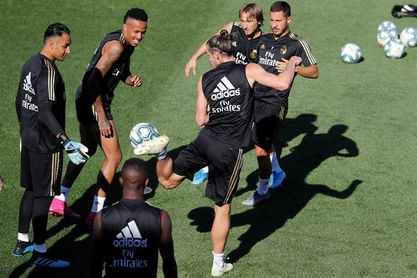 Hazard, James y Brahim completan parte de la sesión con el grupo Hazard, James y Brahim completan parte de la sesión con el grupo
