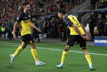0-2. Achraf Hakimí brilla en Praga y da la victoria al Dortmund 0-2. Achraf Hakimí brilla en Praga y da la victoria al Dortmund