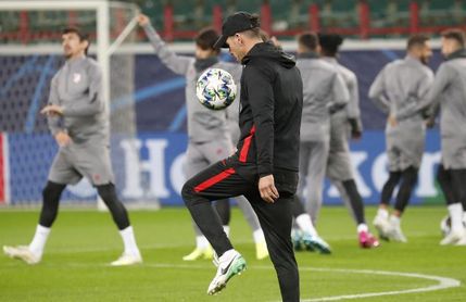 Simeone estrena la tripleta Joao Félix-Morata-Costa en el once Simeone estrena la tripleta Joao Félix-Morata-Costa en el once