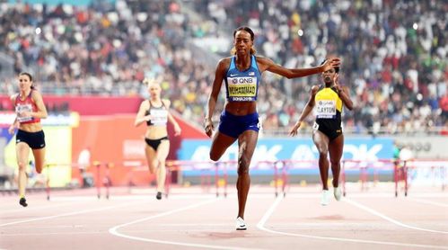Muhammad bate su récord mundial de 400 m vallas con 52.16 Muhammad bate su récord mundial de 400 m vallas con 52.16