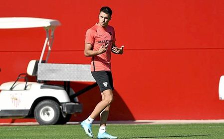 Reguilón ha llegado a la absoluta gracias a su rendimiento en el Sevilla. Reguilón ha llegado a la absoluta gracias a su rendimiento en el Sevilla.