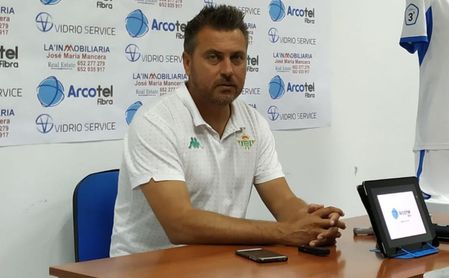 Manel Ruano: "El liderato es un premio al trabajo" Manel Ruano: "El liderato es un premio al trabajo"