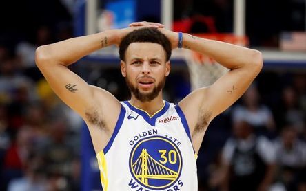 Curry brilla con 40 puntos, Leonard muestra su clase pese a un debut perdedor Curry brilla con 40 puntos, Leonard muestra su clase pese a un debut perdedor