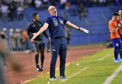 De la mano de Fabián Coito Honduras mejora, pero le falta contundencia De la mano de Fabián Coito Honduras mejora, pero le falta contundencia