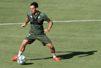 Juanmi y Carvalho, únicas bajas en el entrenamiento del Betis Juanmi y Carvalho, únicas bajas en el entrenamiento del Betis