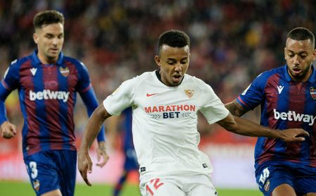 Koundé: "Me he sentido muy bien, como todo el equipo" Koundé: "Me he sentido muy bien, como todo el equipo"