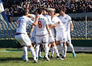 Nacional expone el liderato ante Cerro Largo, Peñarol recibe a Plaza Colonia Nacional expone el liderato ante Cerro Largo, Peñarol recibe a Plaza Colonia