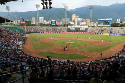 El béisbol venezolano comienza bajo la sombra del veto de las Grandes Ligas El béisbol venezolano comienza bajo la sombra del veto de las Grandes Ligas