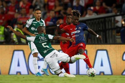 2-1. Los argentinos Arregui y Cano dan al Medellín el título de la Copa Colombia 2-1. Los argentinos Arregui y Cano dan al Medellín el título de la Copa Colombia