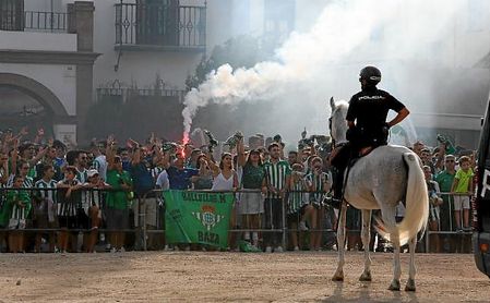 Seguridad fuera del estadio en el último derbi Seguridad fuera del estadio en el último derbi