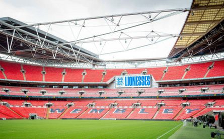 Se colgó el cartel de 'no hay billetes' para el amistoso entre Inglaterra y Alemania. Se colgó el cartel de 'no hay billetes' para el amistoso entre Inglaterra y Alemania.