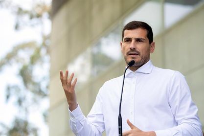 Casillas propone que los exjugadores ayuden a los árbitros en las salas del VAR Casillas propone que los exjugadores ayuden a los árbitros en las salas del VAR