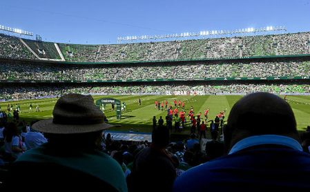 El Gran Derbi de este domingo dibuja la dicotomía que caracteriza a Sevilla. El Gran Derbi de este domingo dibuja la dicotomía que caracteriza a Sevilla.