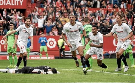 Diego Carlos celebra su gol al Leganés, el primero como sevillista. Diego Carlos celebra su gol al Leganés, el primero como sevillista.