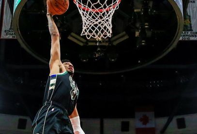 132-98. Wood encabeza ataque ganador de Pistons ante los devaluados Spurs 132-98. Wood encabeza ataque ganador de Pistons ante los devaluados Spurs