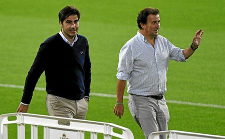 López Catalán, junto al presidente Ángel Haro. López Catalán, junto al presidente Ángel Haro.