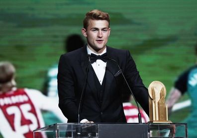De Ligt consigue el trofeo Kopa al mejor jugador joven De Ligt consigue el trofeo Kopa al mejor jugador joven