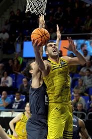 82-64: El Iberostar Tenerife supera en casa a otro de los favoritos del grupo 82-64: El Iberostar Tenerife supera en casa a otro de los favoritos del grupo