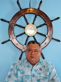 Exilio logra la suspensión de un reconocimiento en Miami a comodoro cubano Exilio logra la suspensión de un reconocimiento en Miami a comodoro cubano
