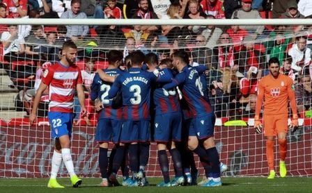 1-2. La pegada del Levante deja sin puntos al Granada 1-2. La pegada del Levante deja sin puntos al Granada