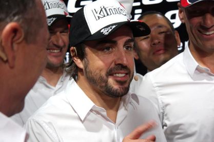 Fernando Alonso sube al podio en las 24 Horas de Dubai Fernando Alonso sube al podio en las 24 Horas de Dubai
