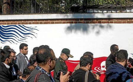 Irán confirma un ataque con misiles en la base aérea de Al Asad en Irak con tropas estadounidenses Irán confirma un ataque con misiles en la base aérea de Al Asad en Irak con tropas estadounidenses