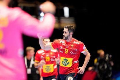 33-22. Ni las expulsiones logran frenar a España 33-22. Ni las expulsiones logran frenar a España
