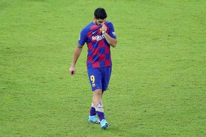 Luis Suárez será operado de la rodilla derecha mañana domingo Luis Suárez será operado de la rodilla derecha mañana domingo