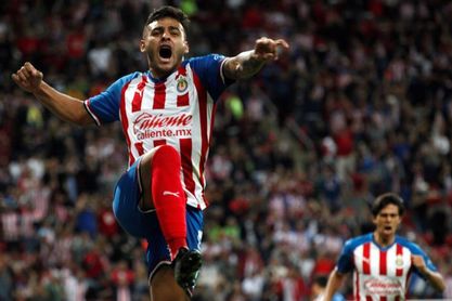 2-0. El Guadalajara vence al Juárez con goles de Vega y Macías 2-0. El Guadalajara vence al Juárez con goles de Vega y Macías