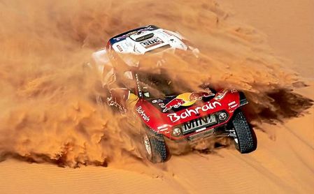 Peterhansel se lleva undécima etapa; Carlos Sainz, a un paso de ganar el Dakar Peterhansel se lleva undécima etapa; Carlos Sainz, a un paso de ganar el Dakar