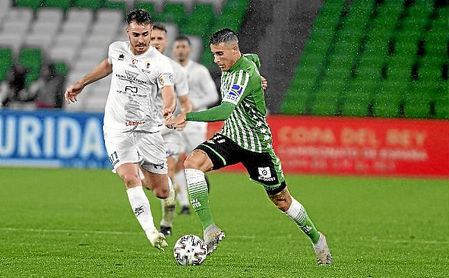 Tello, en el partido de Copa del Rey ante el Antoniano. Tello, en el partido de Copa del Rey ante el Antoniano.