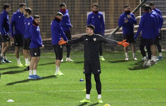 Unai Simon Sigue De Baja Y Se Perdera El Partido De Copa En Elche Estadio Deportivo