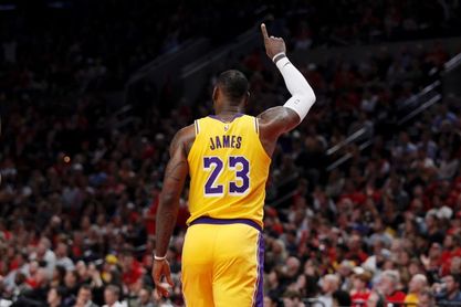 113-128. James, triple-doble, marca de equipo, triunfo y más cerca de Kobe 113-128. James, triple-doble, marca de equipo, triunfo y más cerca de Kobe