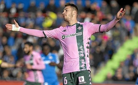 Loren recuperó la titularidad, en detrimento de Borja Igleias. Loren recuperó la titularidad, en detrimento de Borja Igleias.