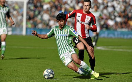Lainez no ha entrado mucho en los planes de Rubi. Lainez no ha entrado mucho en los planes de Rubi.