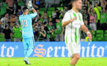 Adán fue uno de los más queridos por la grada del Benito Villamarín durante sus cuatro años y medio de verdiblanco. Adán fue uno de los más queridos por la grada del Benito Villamarín durante sus cuatro años y medio de verdiblanco.