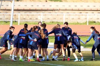 María Pry (Levante): "La Supercopa dará mucha visibilidad al fútbol femenino" María Pry (Levante): "La Supercopa dará mucha visibilidad al fútbol femenino"