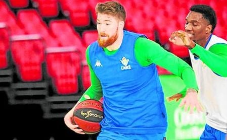 Imagen del último entrenamiento del Betis antes de viajar a Madrid. Imagen del último entrenamiento del Betis antes de viajar a Madrid.