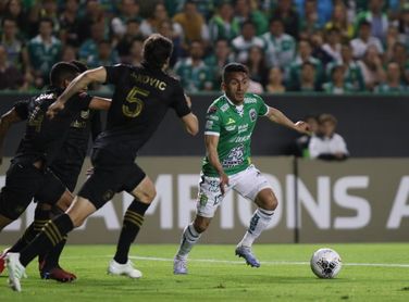 2-0. El León vence a Los Angeles FC con goles de Meneses y Mena 2-0. El León vence a Los Angeles FC con goles de Meneses y Mena