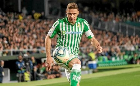 Joaquín controla el balón en un lance del partido ante el Mallorca. Joaquín controla el balón en un lance del partido ante el Mallorca.