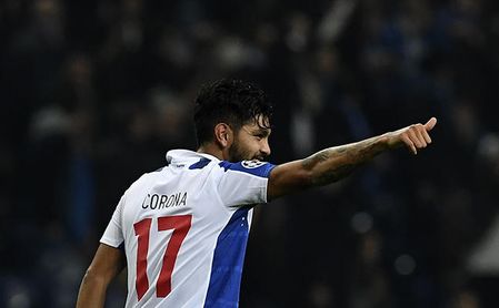 Se cae el principal competidor del Sevilla por Corona Se cae el principal competidor del Sevilla por Corona