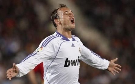 Sneijder y el vodka, su "mejor amigo" en el Madrid Sneijder y el vodka, su "mejor amigo" en el Madrid