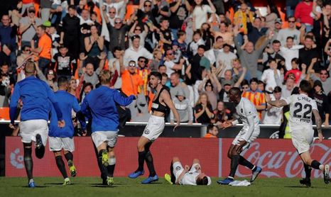 Piccini, en la prolongación, resolvió el único Valencia-Huesca en Mestalla Piccini, en la prolongación, resolvió el único Valencia-Huesca en Mestalla