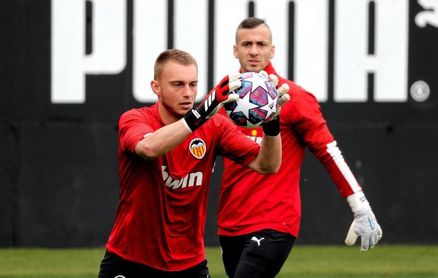 Cillessen, baja por una lesión muscular Cillessen, baja por una lesión muscular