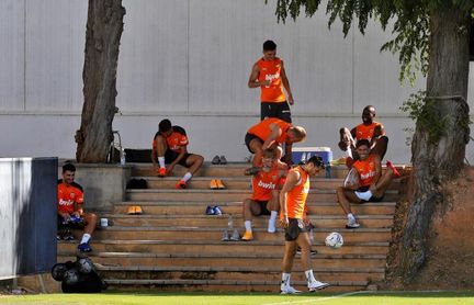 Valencia recupera Wass, Cheryshev y Correia y espera la PCR de Kang In Lee Valencia recupera Wass, Cheryshev y Correia y espera la PCR de Kang In Lee
