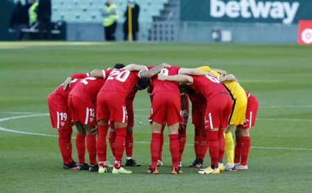 El Sevilla-Elche (J 2) se jugará el miércoles 17 de marzo, días después del derbi. El Sevilla-Elche (J 2) se jugará el miércoles 17 de marzo, días después del derbi.