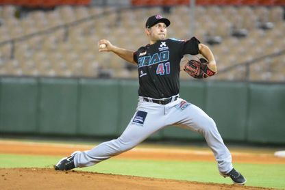 El panameño Espino, Guzmán y Ureña ponen la final 2-0 a favor de los Gigantes El panameño Espino, Guzmán y Ureña ponen la final 2-0 a favor de los Gigantes