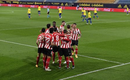 0-4: El Athletic aplasta al Cádiz como una apisonadora 0-4: El Athletic aplasta al Cádiz como una apisonadora